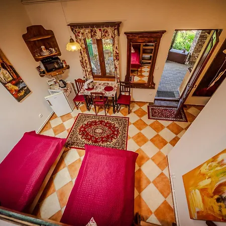 Villafilippa Panzió Kresetice